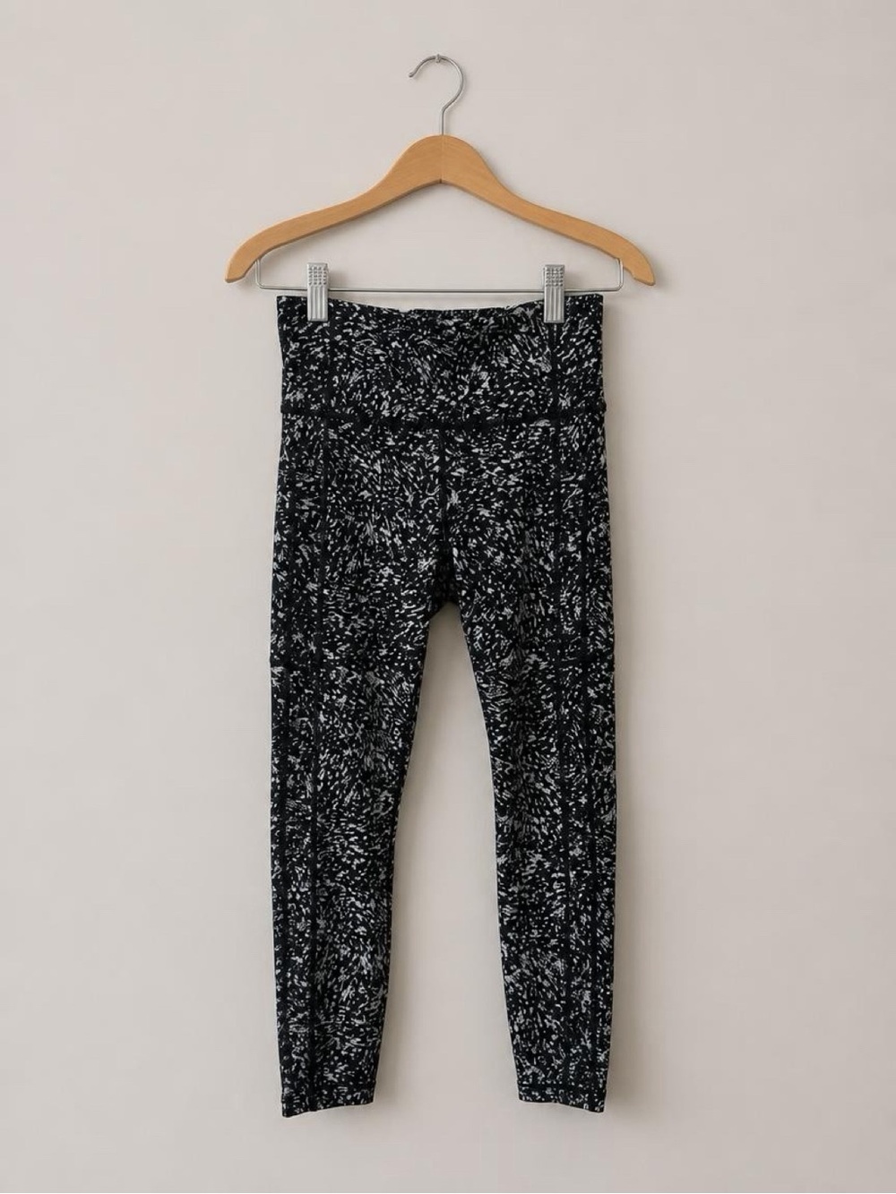 Athleta Black & White Speckled Leggings With Pockets
